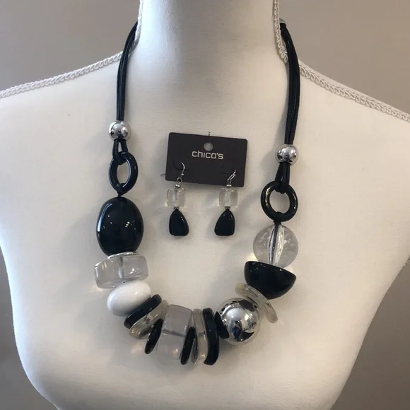Chico’s pretty necklace and matching earrings set - Picture 1 of 6